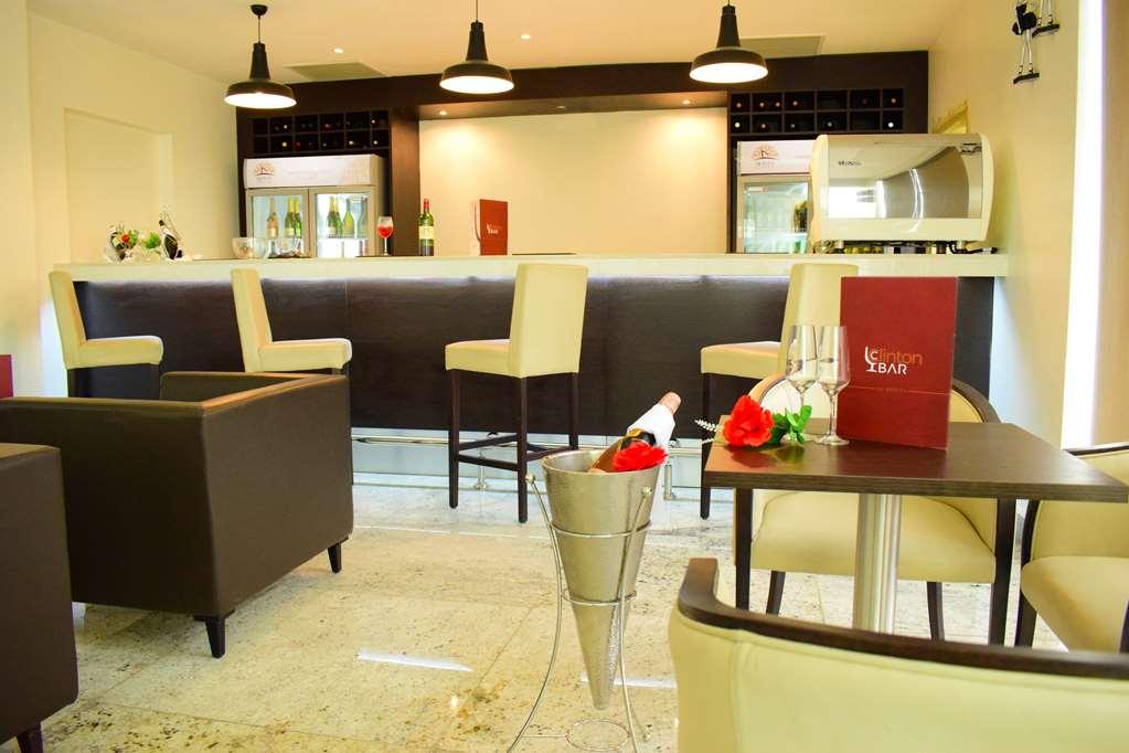 มอนตี สวีท แอนด์ กอล์ฟ Hotel อูโย ร้านอาหาร รูปภาพ
