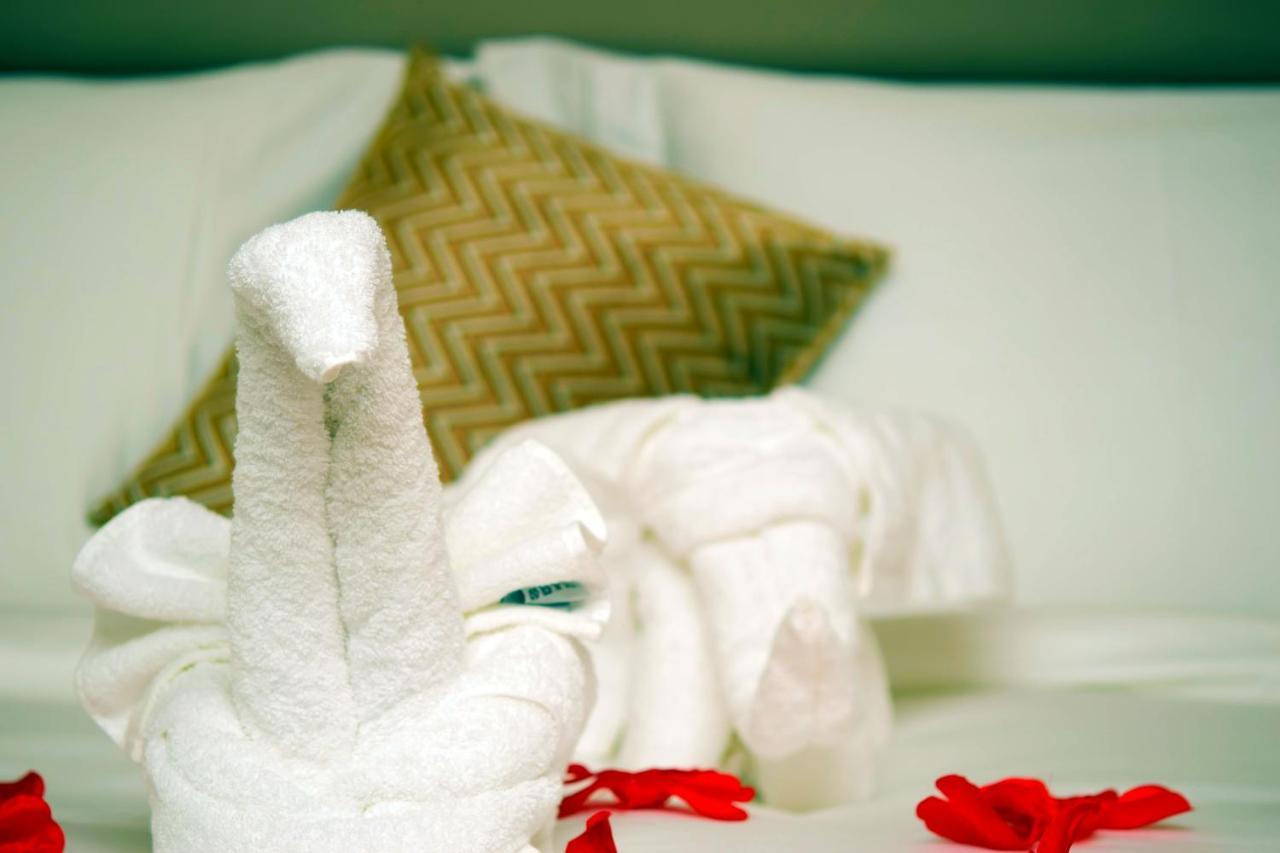 มอนตี สวีท แอนด์ กอล์ฟ Hotel อูโย ภายนอก รูปภาพ