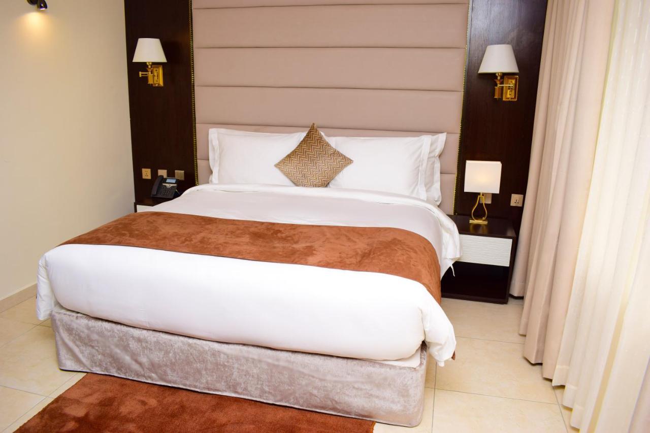 มอนตี สวีท แอนด์ กอล์ฟ Hotel อูโย ภายนอก รูปภาพ