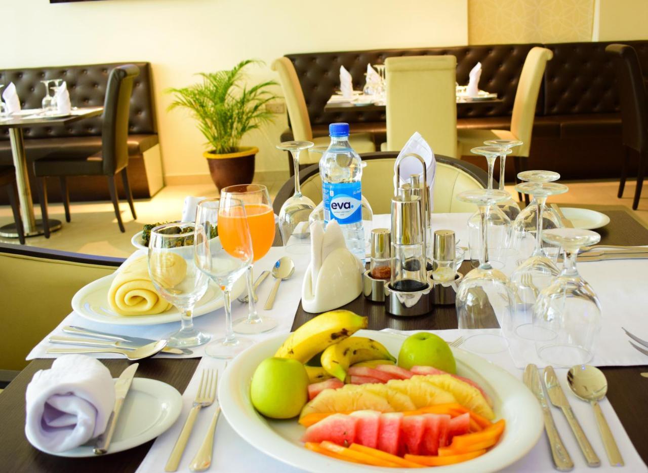 มอนตี สวีท แอนด์ กอล์ฟ Hotel อูโย ภายนอก รูปภาพ